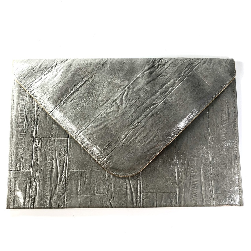 VINTAGE 1980’s LEATHER ALLIGATOR EMBOSSED GREY CLUTCH PURSE W/ GOLD METAL TRIM